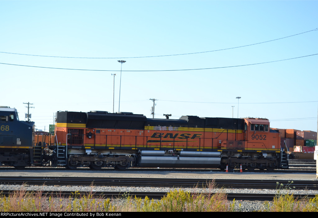 BNSF 9052